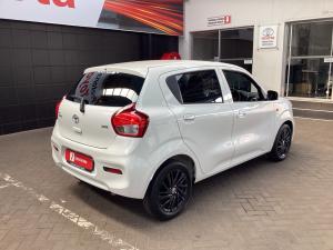 Toyota Vitz 1.0 XR manual - Image 2
