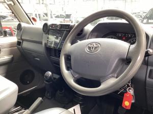Toyota Land Cruiser 79 4.0 V6 single cab - Image 6