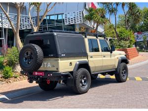 Toyota Land Cruiser 79 2.8GD-6 double cab auto - Image 2