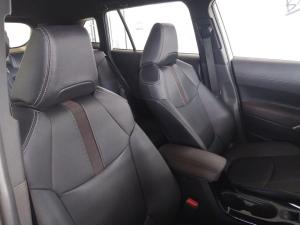 Toyota Corolla Cross 1.8 HEV XS - Image 17