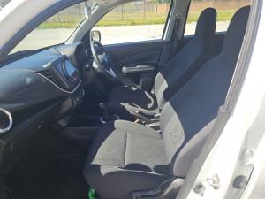 Toyota Vitz 1.0 XR manual - Image 7