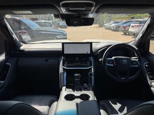Toyota Land Cruiser 300 3.5T GR-Sport - Image 6