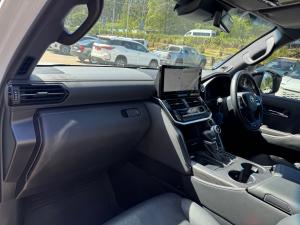 Toyota Land Cruiser 300 3.5T GR-Sport - Image 7