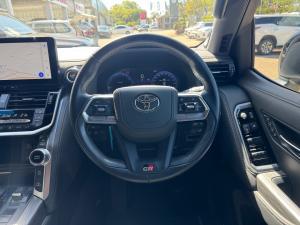 Toyota Land Cruiser 300 3.5T GR-Sport - Image 8