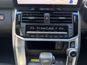 Toyota Land Cruiser 300 3.5T GR-Sport - Image 15