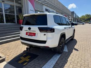 Toyota Land Cruiser 300 3.5T GR-Sport - Image 2