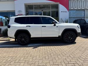 Toyota Land Cruiser 300 3.5T GR-Sport - Image 3
