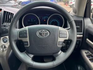 Toyota Land Cruiser 200 4.5D-4D VX - Image 8