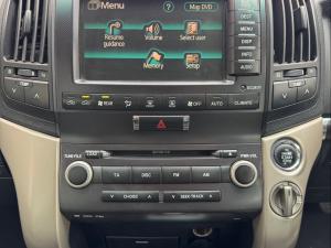 Toyota Land Cruiser 200 4.5D-4D VX - Image 15