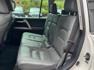 Toyota Land Cruiser 200 4.5D-4D VX - Image 17