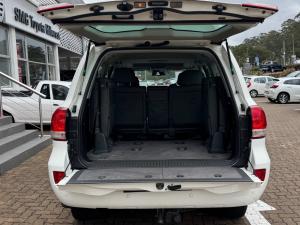 Toyota Land Cruiser 200 4.5D-4D VX - Image 19