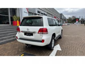 Toyota Land Cruiser 200 4.5D-4D VX - Image 2