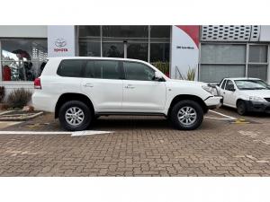 Toyota Land Cruiser 200 4.5D-4D VX - Image 3