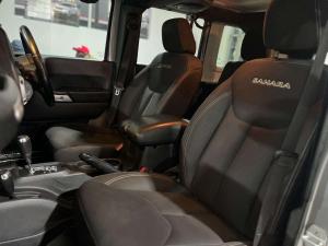 Jeep Wrangler Unltd Sahara 3.6L V6 automatic - Image 11