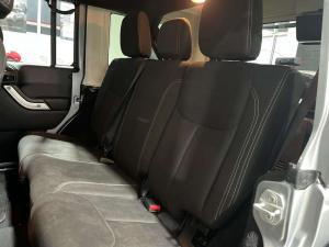 Jeep Wrangler Unltd Sahara 3.6L V6 automatic - Image 12