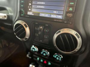 Jeep Wrangler Unltd Sahara 3.6L V6 automatic - Image 16