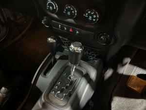 Jeep Wrangler Unltd Sahara 3.6L V6 automatic - Image 20