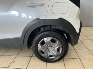 Mahindra XUV 3XO 1.2T MX2 auto - Image 6