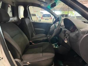 Nissan NP200 1.6i safety pack (aircon) - Image 6