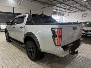 Isuzu D-Max 3.0TD double cab V-Cross - Image 11