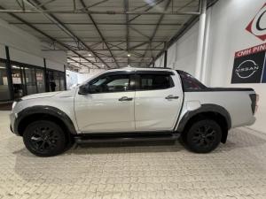 Isuzu D-Max 3.0TD double cab V-Cross - Image 12