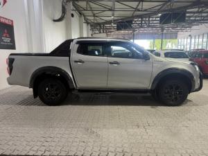 Isuzu D-Max 3.0TD double cab V-Cross - Image 2