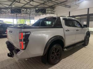 Isuzu D-Max 3.0TD double cab V-Cross - Image 3