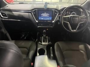Isuzu D-Max 3.0TD double cab V-Cross - Image 5