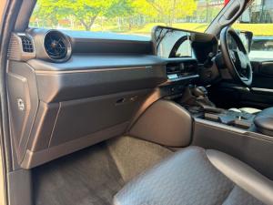 Toyota Land Cruiser Prado 2.8GD VX-R - Image 10