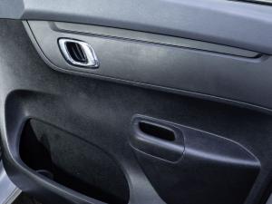 Renault Kwid 1.0 Techno auto - Image 18
