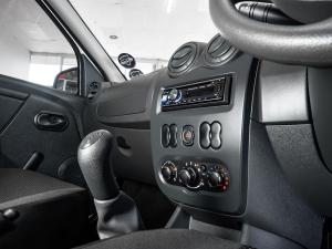 Nissan NP200 1.6i safety pack (aircon) - Image 12