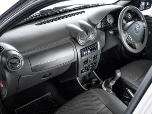 Nissan NP200 1.6i safety pack (aircon) - Image 16