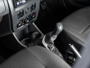 Nissan NP200 1.6i safety pack (aircon) - Image 18