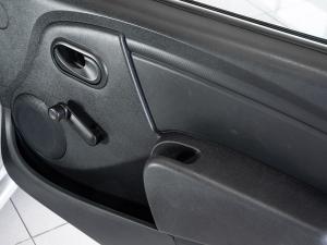 Nissan NP200 1.6i safety pack (aircon) - Image 16