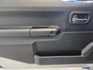 Suzuki Jimny 1.5 GLX AllGrip 3-door manual - Image 18