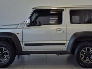 Suzuki Jimny 1.5 GLX AllGrip 3-door manual - Image 4