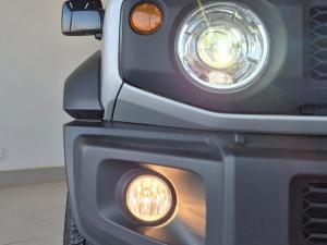 Suzuki Jimny 1.5 GLX AllGrip 3-door manual - Image 9