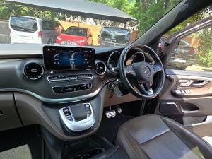 Mercedes-Benz V-Class V300d Exclusive - Image 13