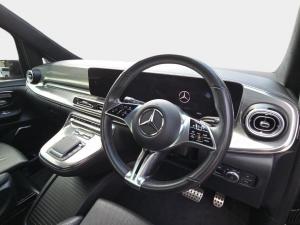 Mercedes-Benz V-Class V300d Exclusive - Image 11