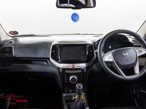 Mahindra XUV300 1.5TD W8 - Image 6