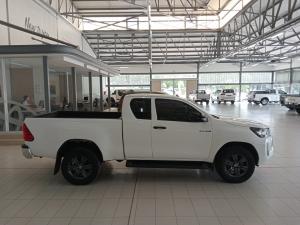 Toyota Hilux 2.4GD-6 Xtra cab Raider auto - Image 3