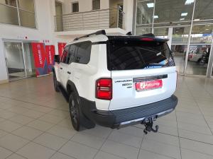 Toyota Land Cruiser Prado 2.8GD VX-R - Image 13