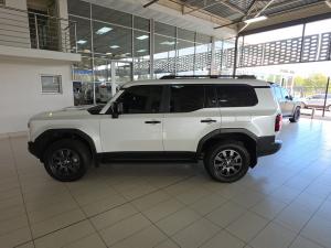 Toyota Land Cruiser Prado 2.8GD VX-R - Image 14