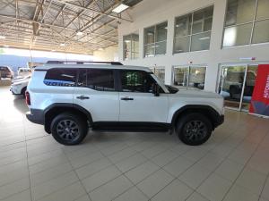 Toyota Land Cruiser Prado 2.8GD VX-R - Image 3