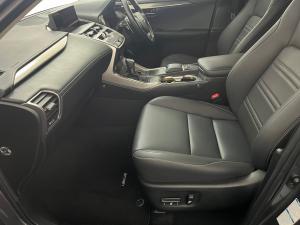 Lexus NX 300 EX - Image 7