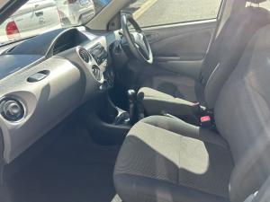Toyota Etios sedan 1.5 Sprint - Image 7