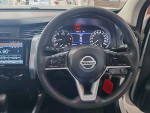 Nissan Navara 2.5DDTI SE Plus automatic D/C - Image 11