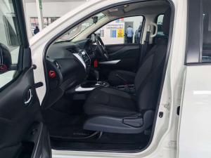 Nissan Navara 2.5DDTI SE Plus automatic D/C - Image 16