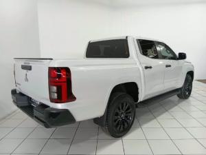 Mitsubishi Triton 2.4DI-D double cab GLS 4x4 auto - Image 4