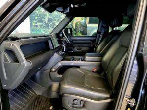Land Rover Defender 110 D300 X-Dynamic HSE - Image 11